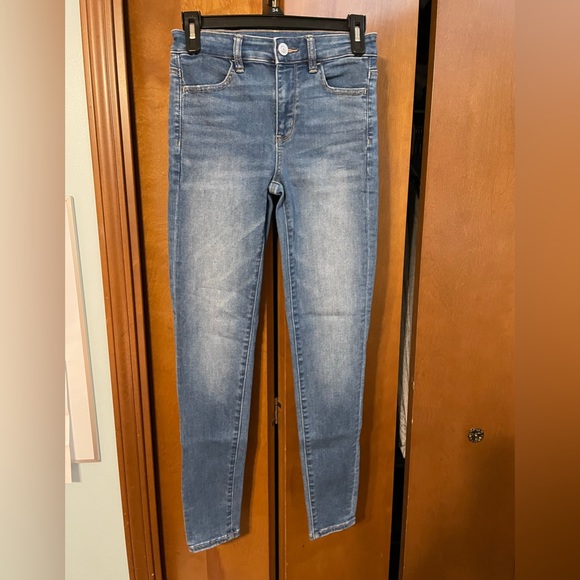 American Eagle high waisted jeans 2R - Picture 1 of 3